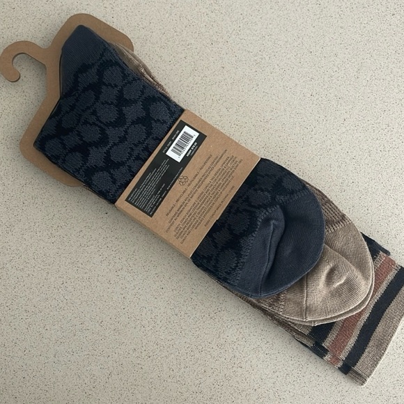 NWT Coach Signature Calf Socks - Picture 7 of 16